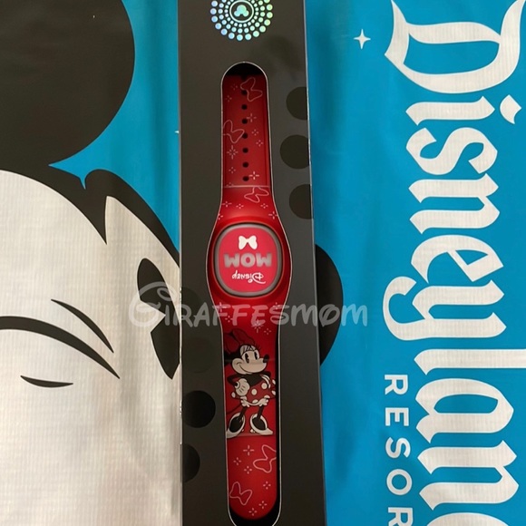 Disney Parks Minnie Mouse MOM MagicBand+ - Picture 2 of 2